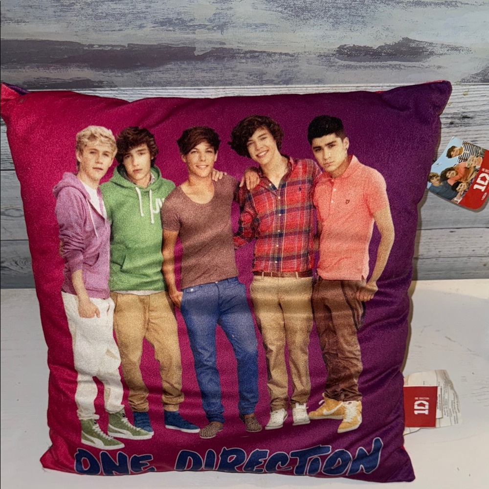 1D Purple and Red Pillow Brand New with Tags Harry Styles One Direction